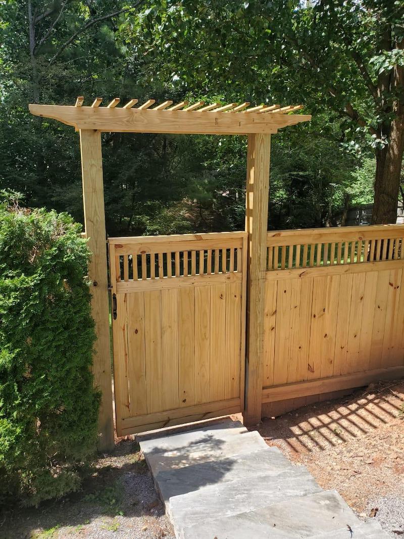 Remodeling Masters fence installation